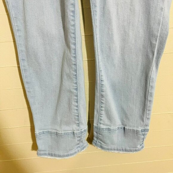J. Jill Denim Light Wash Authentic Fit Cropped Jeans SZ 6 Cotton Tencel Lyocell - Picture 4 of 9